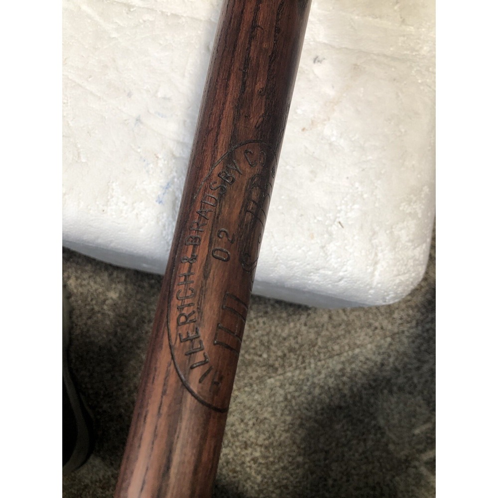 Vintage Hillerich & Bradsby 02 Crackerjack bat